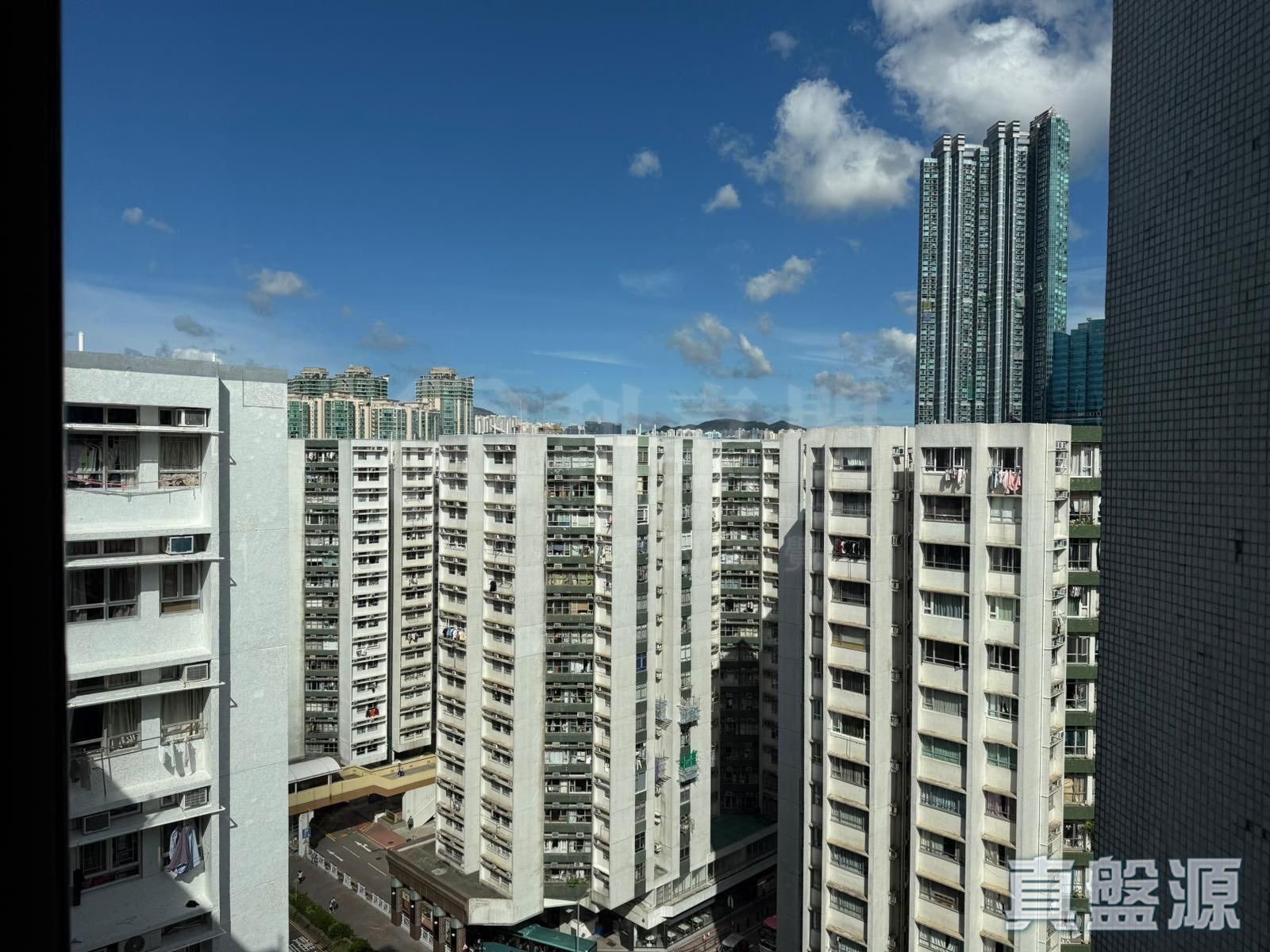 WHAMPOA GARDEN PHASE 3 WILLOW MANSIONS - Block 8 Very High Floor Zone Flat D Hung Hom/Whampoa/Laguna Verde