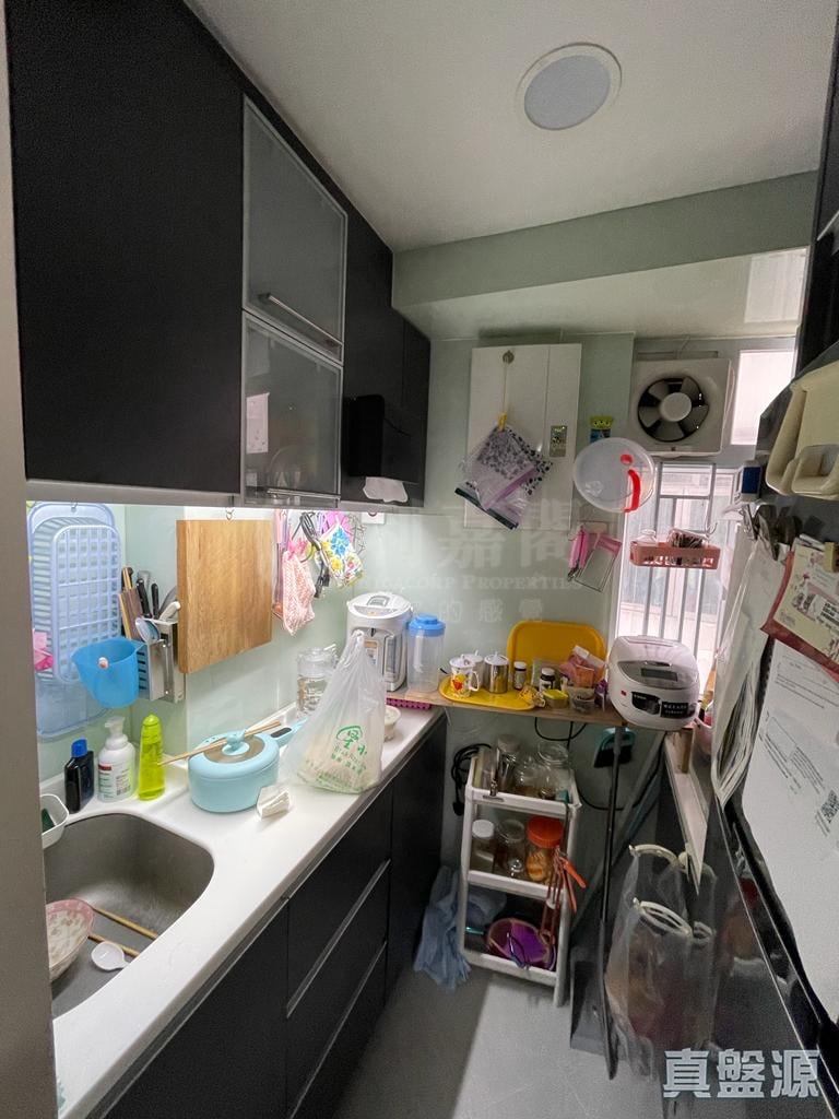 WHAMPOA ESTATE KING WING BUILDING (BLOCK P) High Floor Zone Flat 3 Hung Hom/Whampoa/Laguna Verde