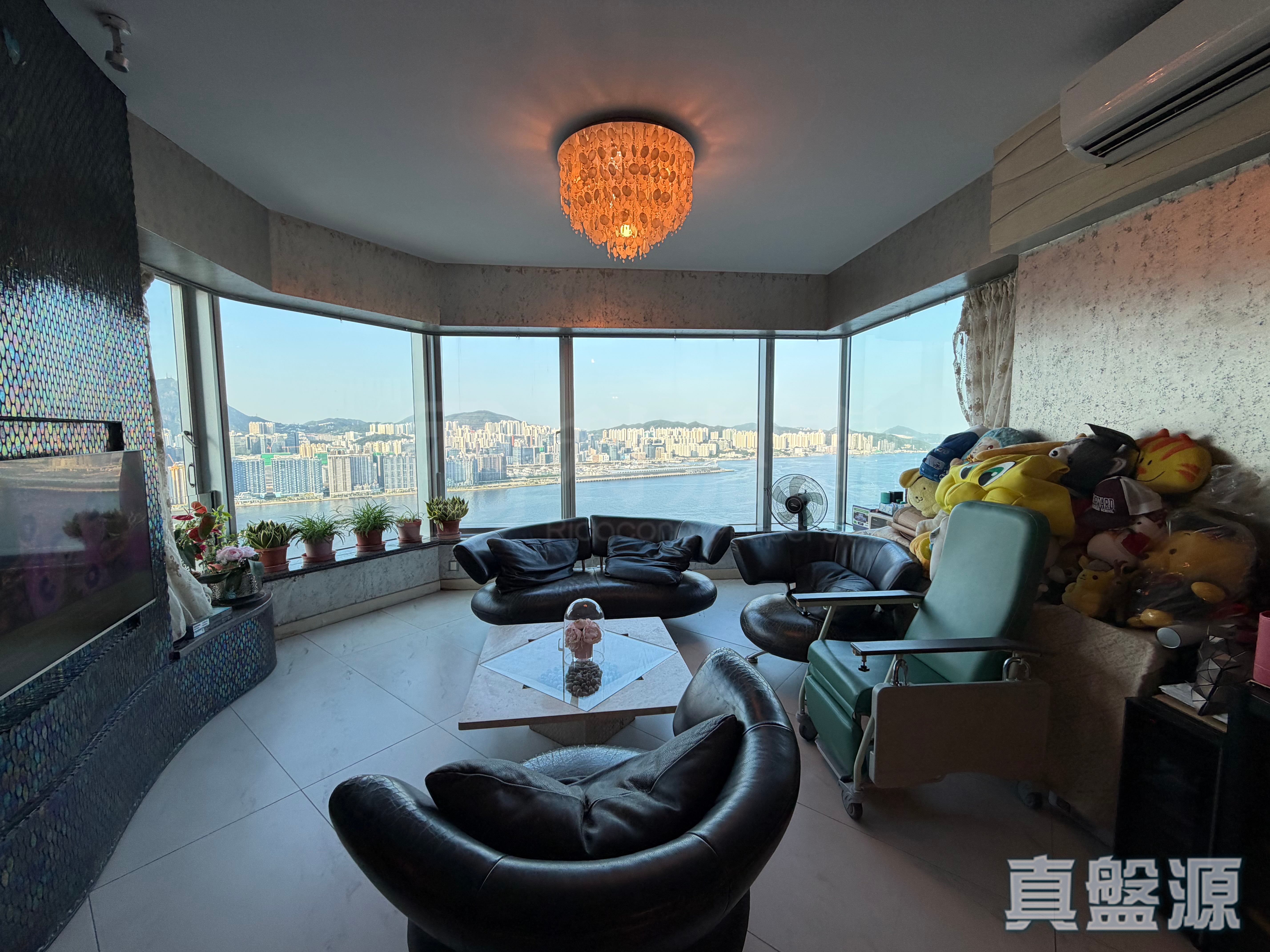 HARBOURFRONT LANDMARK TOWER 3 Very High Floor Zone Flat B Hung Hom/Whampoa/Laguna Verde