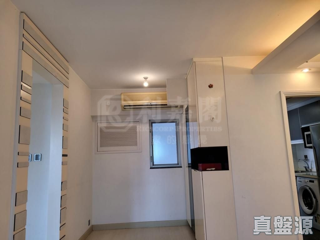 YOHO TOWN PHASE 1 - Block 2 Very High Floor Zone Flat D Yuen Long
