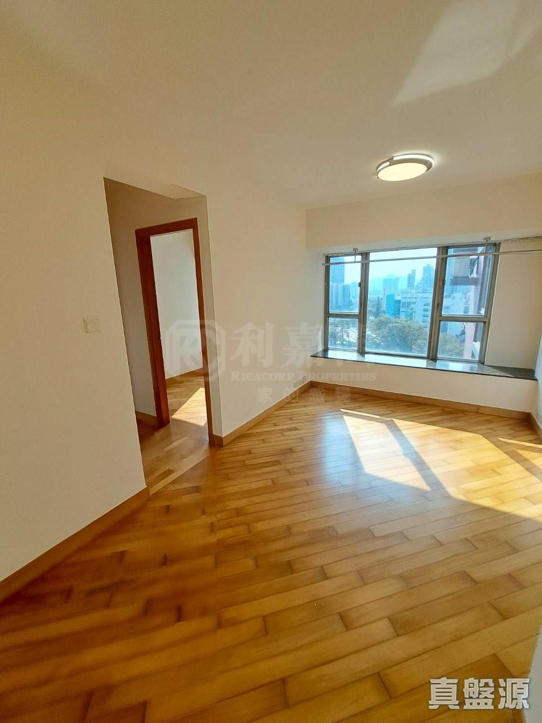 YOHO TOWN 1期 3座 中層 E室 元朗