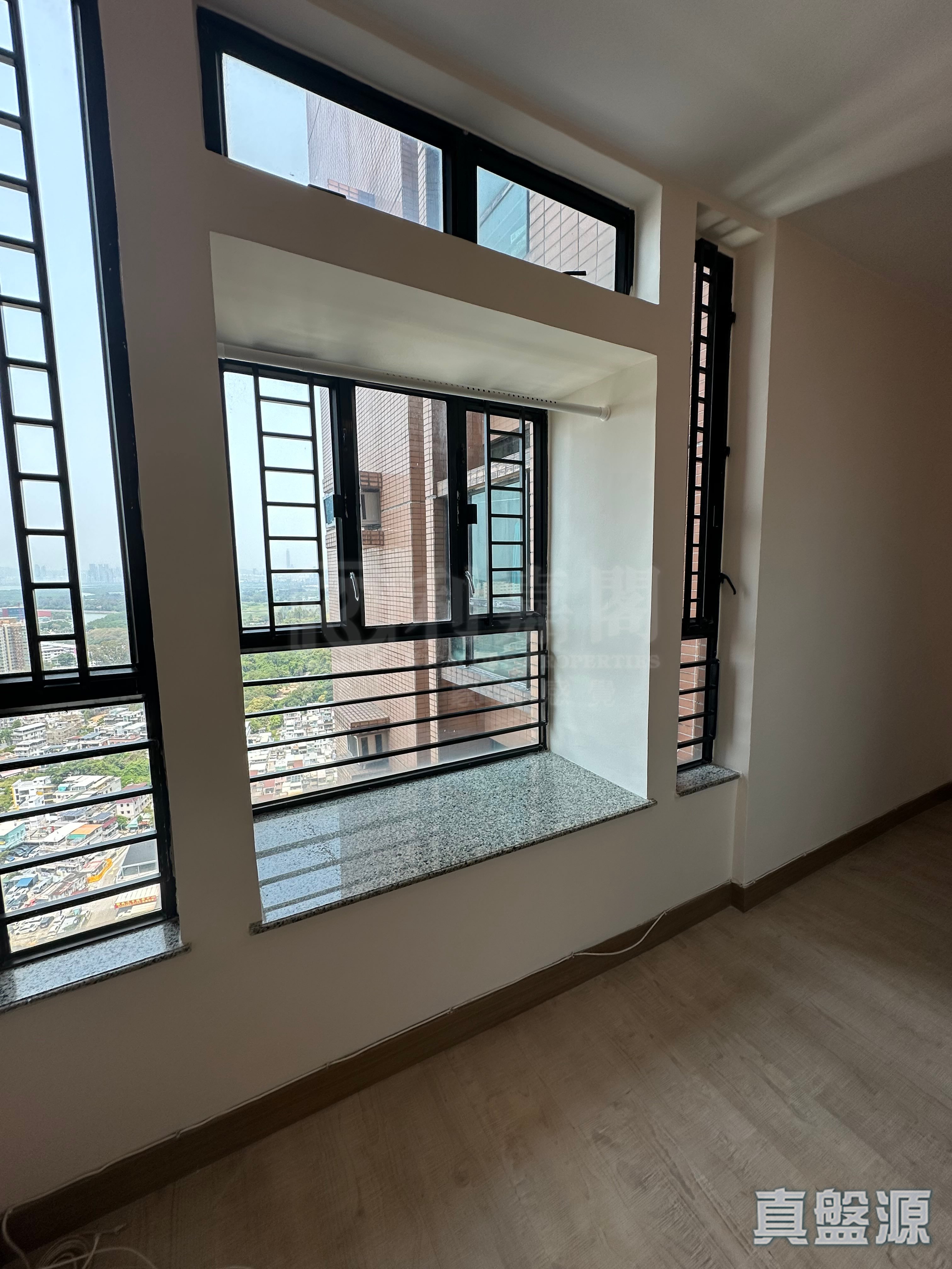 SUN YUEN LONG CENTRE BLOCK 3 Very High Floor Zone Flat A Yuen Long