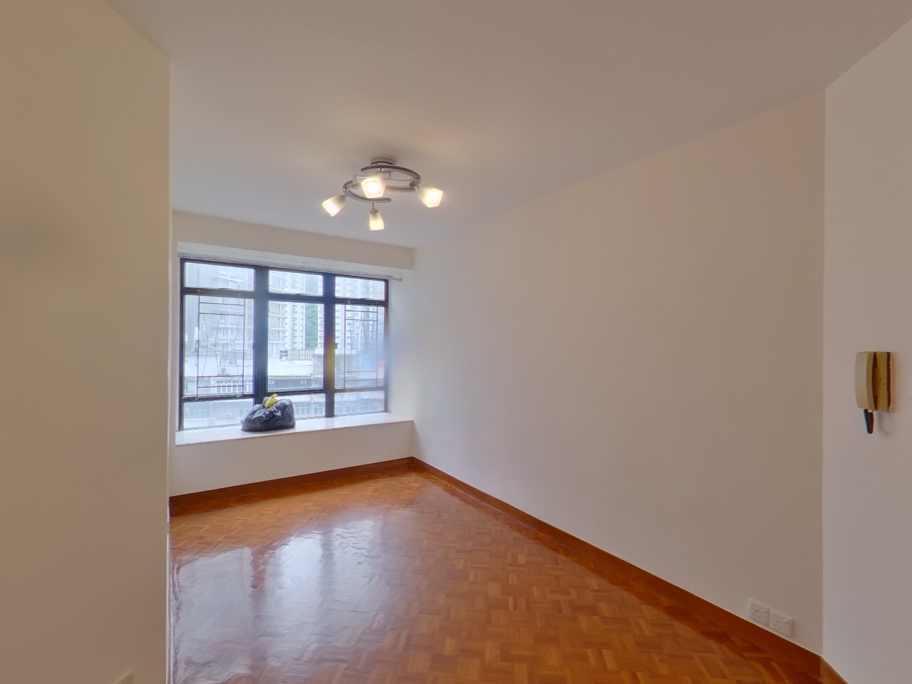 KORNHILL BLOCK Q (FLAT 9 - 16) Medium Floor Zone Flat 14 Quarry Bay/Kornhill/Taikoo Shing
