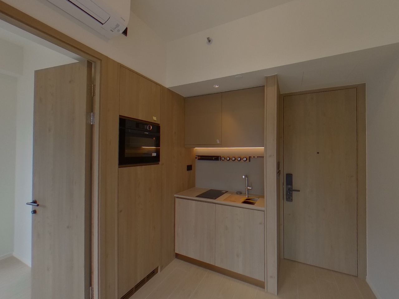 FINNIE Very High Floor Zone Flat A Quarry Bay/Kornhill/Taikoo Shing