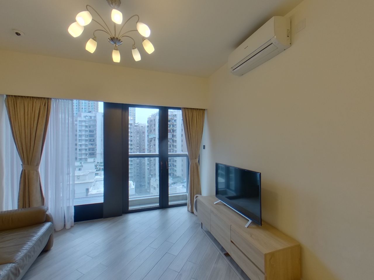 柏蔚山 1座 中層 B室 北角/北角半山