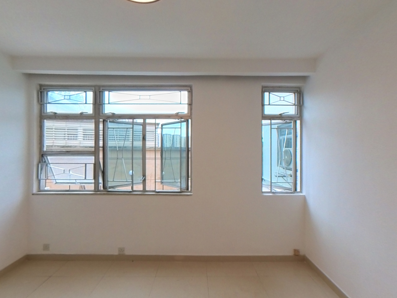 LAICHIKOK BAY GARDEN BLOCK D Low Floor Zone Flat 2 Mei Foo/Wonderland Villas