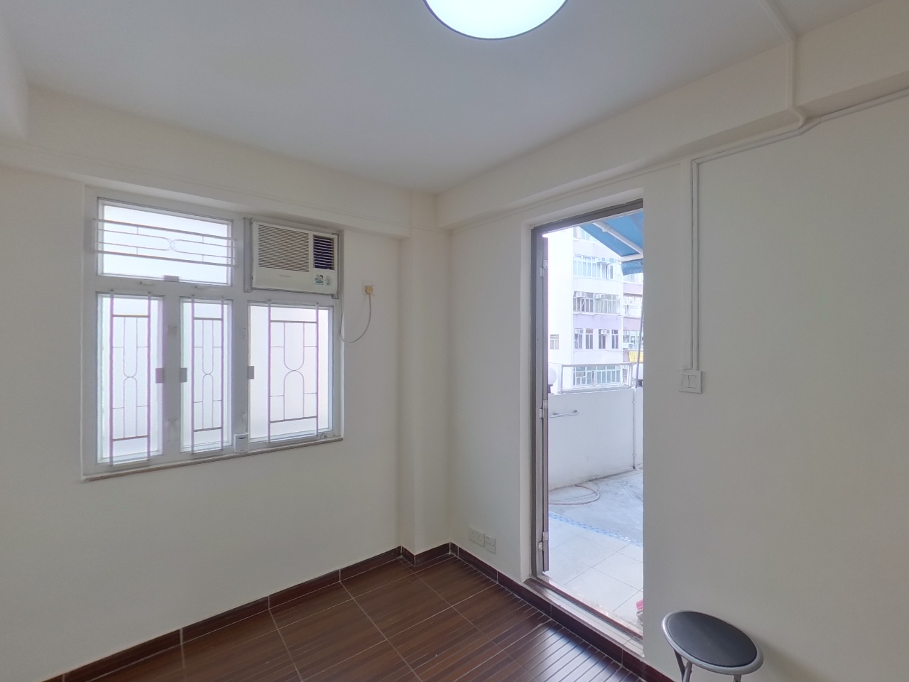 威信大厦 低层 B室 西九龙