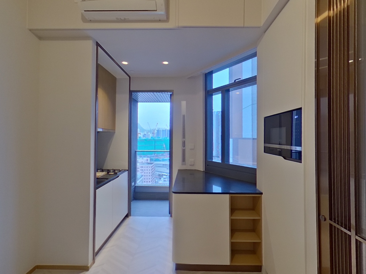 EIGHT SOUTHPARK High Floor Zone Flat A6 To Kwa Wan/Kowloon City/Kai Tak/San Po Kong