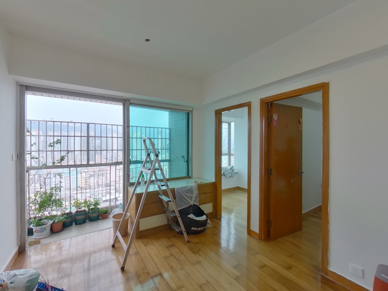 喜居 极高层 B室 西九龙