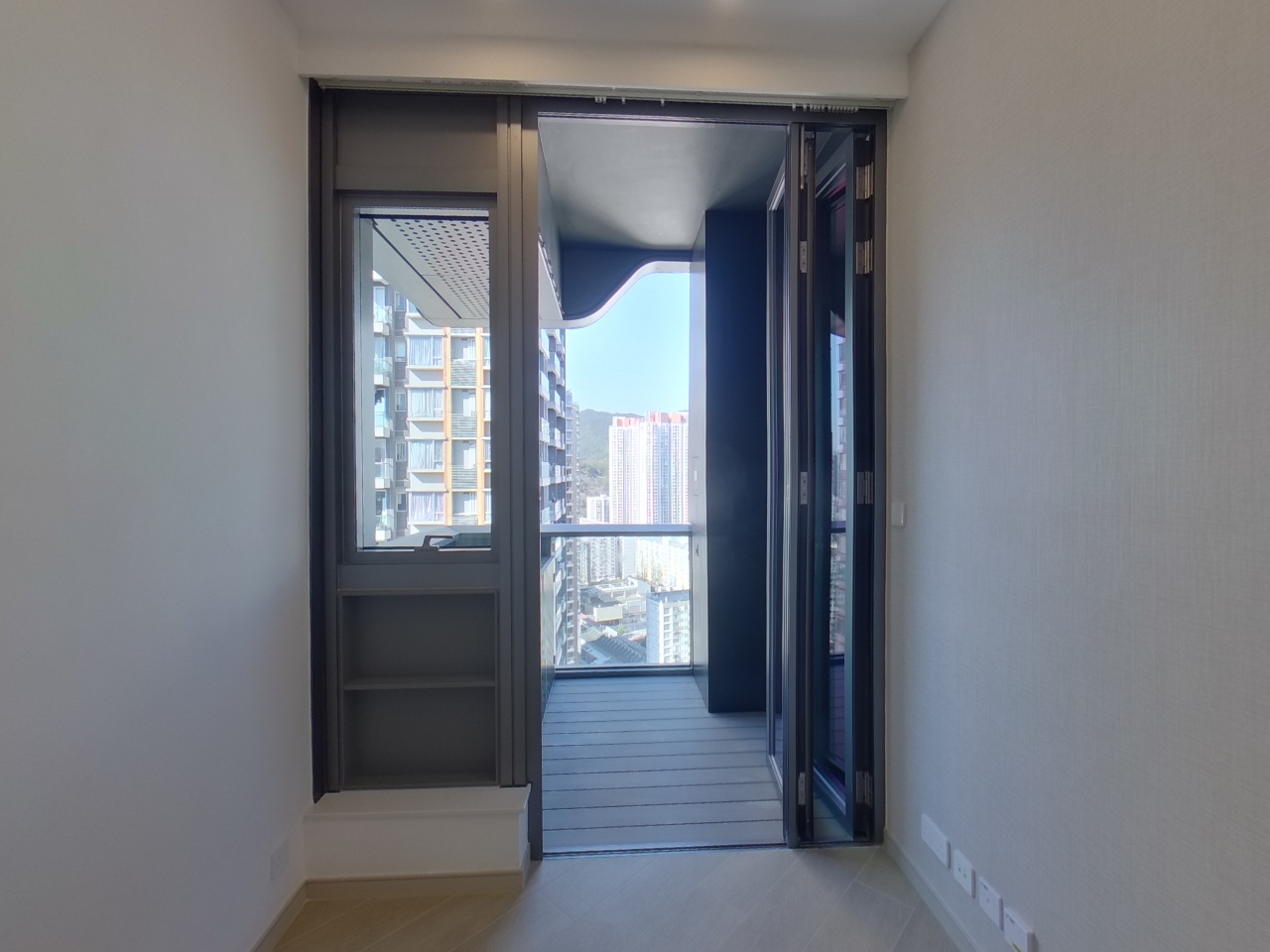 曉柏峰 B座 極高層 B6室 西九龍