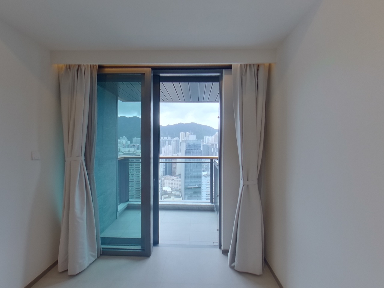 CULLINAN SKY PHASE 1 - Tower 6 Very High Floor Zone Flat E To Kwa Wan/Kowloon City/Kai Tak/San Po Kong