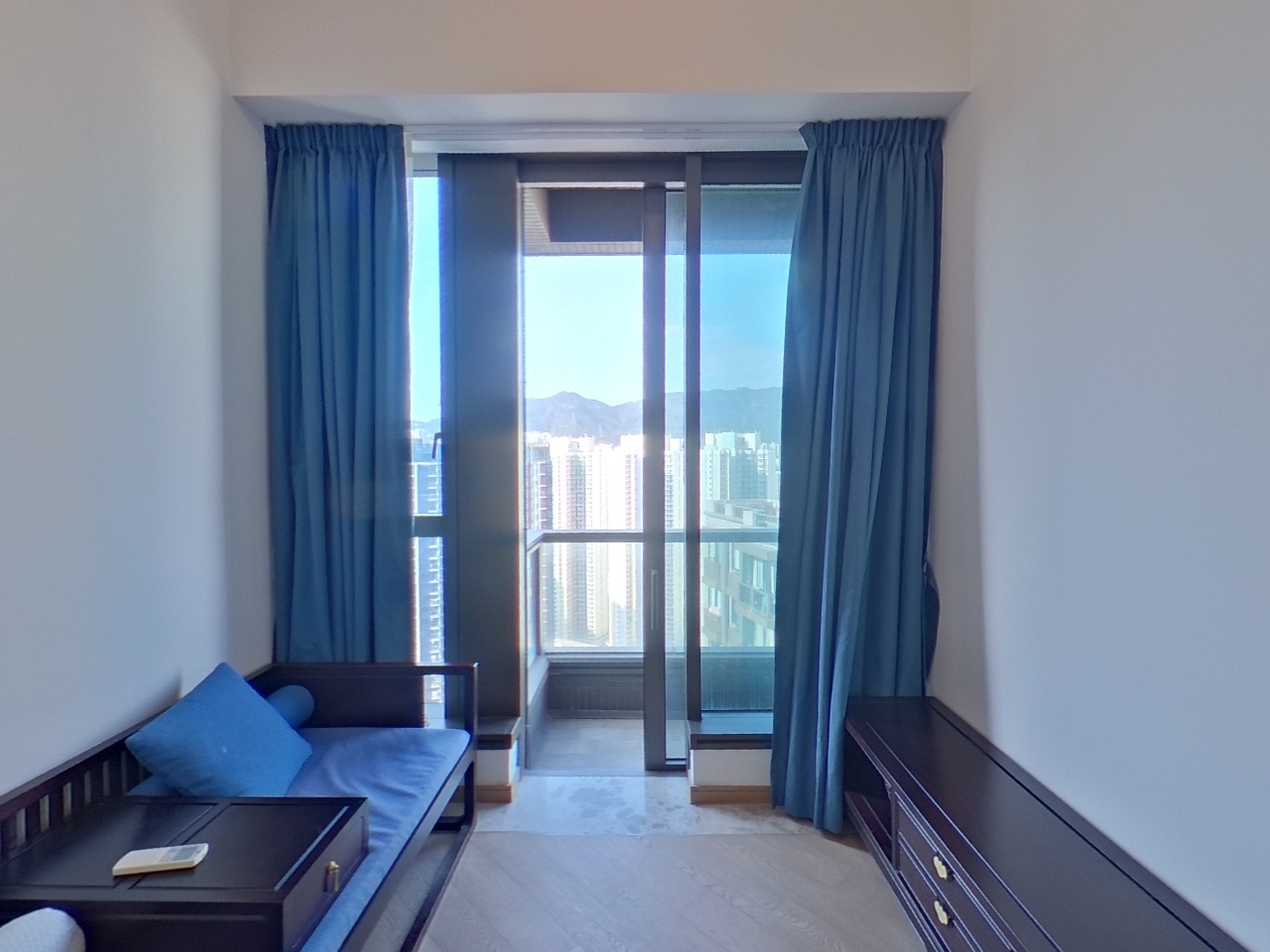 VIBE CENTRO TOWER 2B Very High Floor Zone Flat E To Kwa Wan/Kowloon City/Kai Tak/San Po Kong