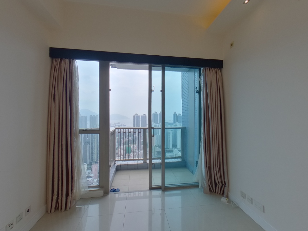 VISTA Very High Floor Zone Flat D West Kowloon