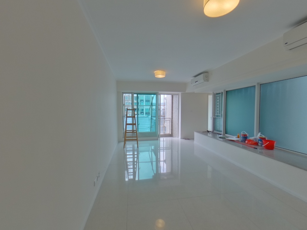 一號．西九龍 1座 極高層 C室 西九龍