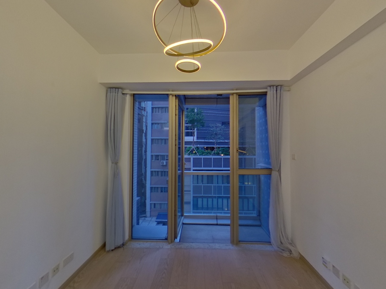 愛海頌 2座 低層 B室 西九龍