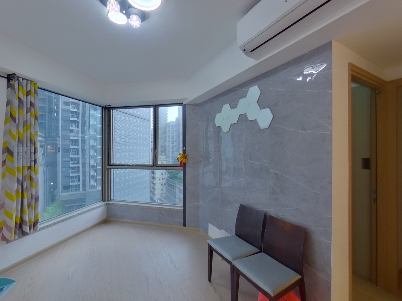 爱海颂 3座 低层 E室 西九龙