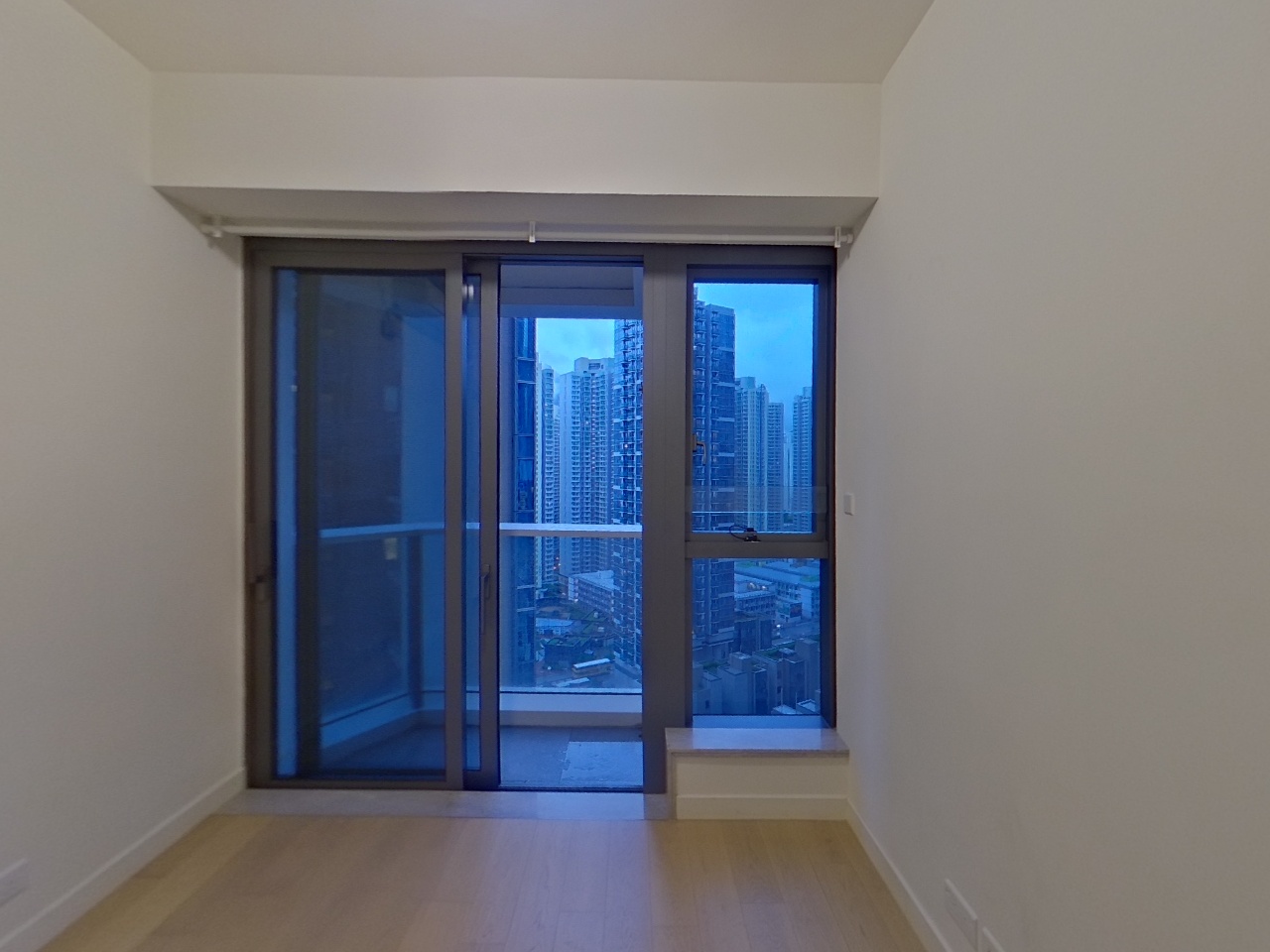 OASIS KAI TAK TOWER 2 High Floor Zone Flat E To Kwa Wan/Kowloon City/Kai Tak/San Po Kong