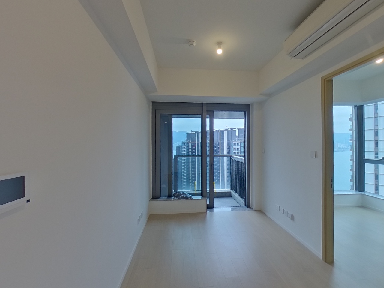 DOUBLE COAST PHASE 1 DOUBLE COAST I - Tower 3 Very High Floor Zone Flat F To Kwa Wan/Kowloon City/Kai Tak/San Po Kong