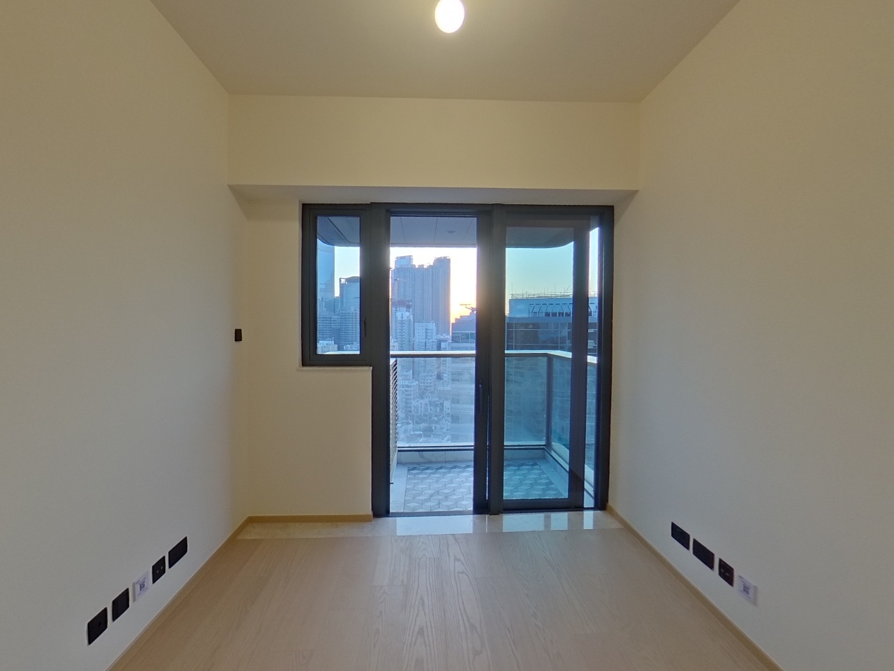 高臨 A2座 中層 A室 九龍站/尖沙咀/佐敦