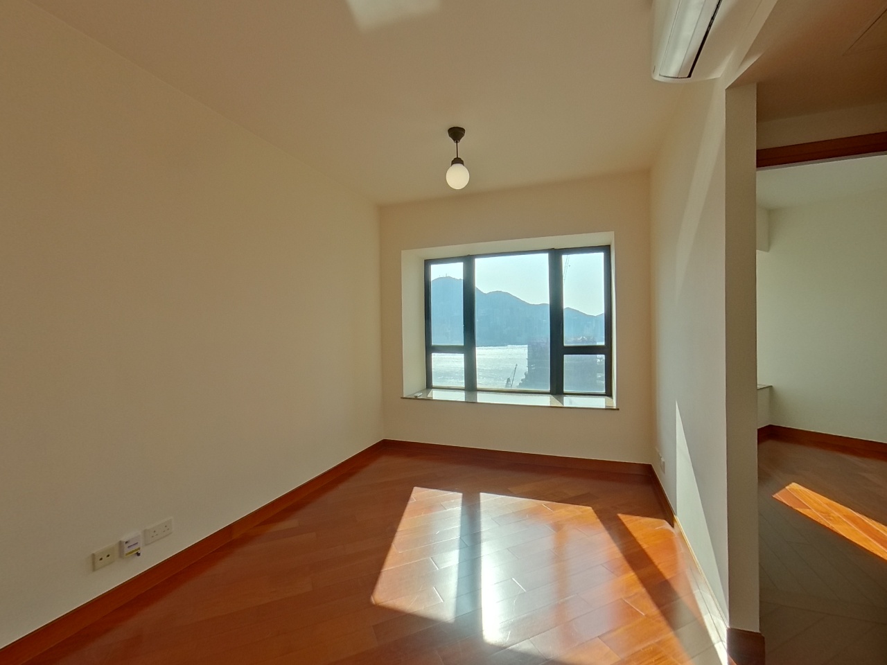 凱旋門 朝日閣 (1A座) 中層 E室 九龍站/尖沙咀/佐敦