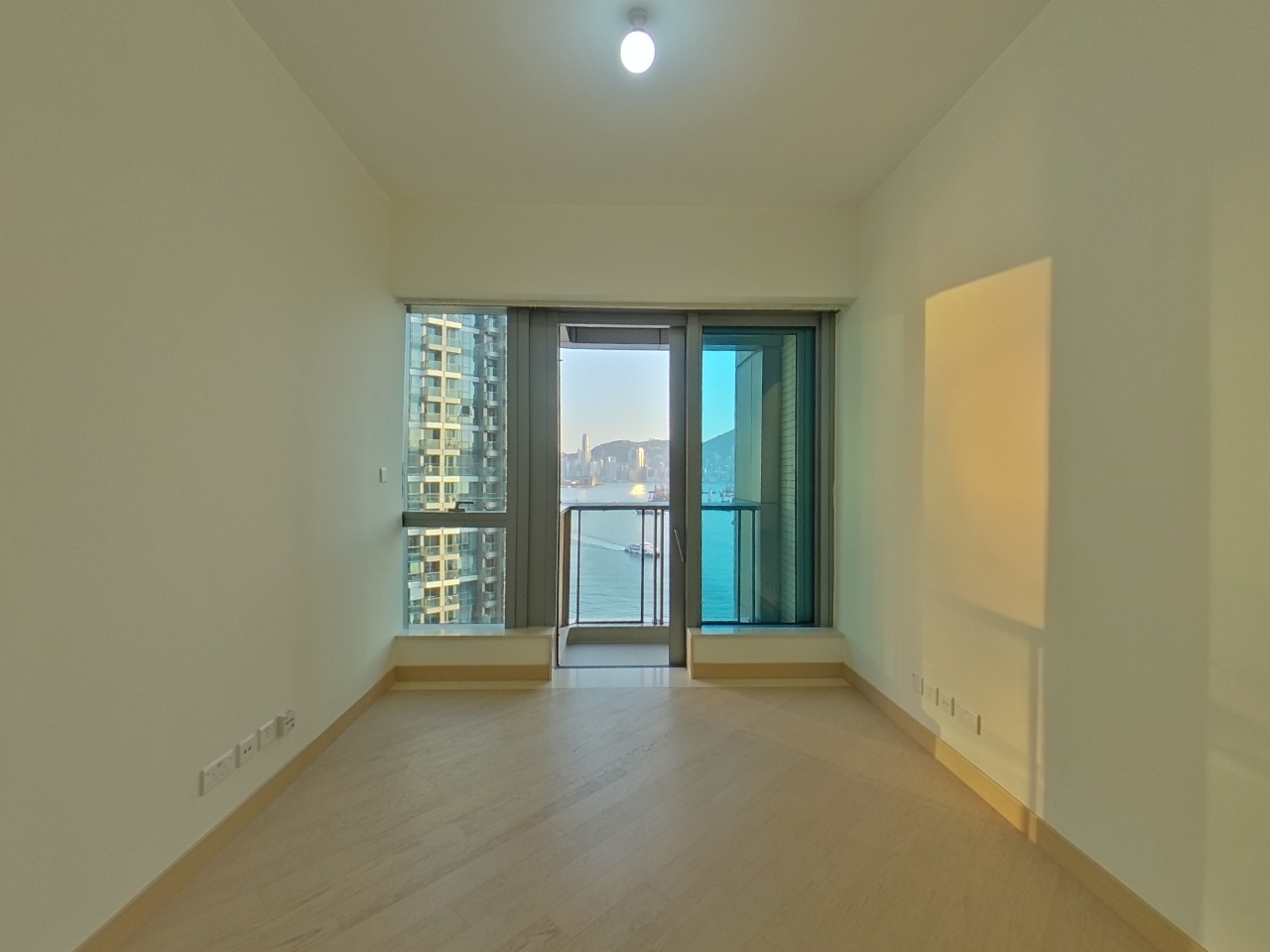 维港滙 2期 3座 (3A) 高层 D室 奥运站/南昌