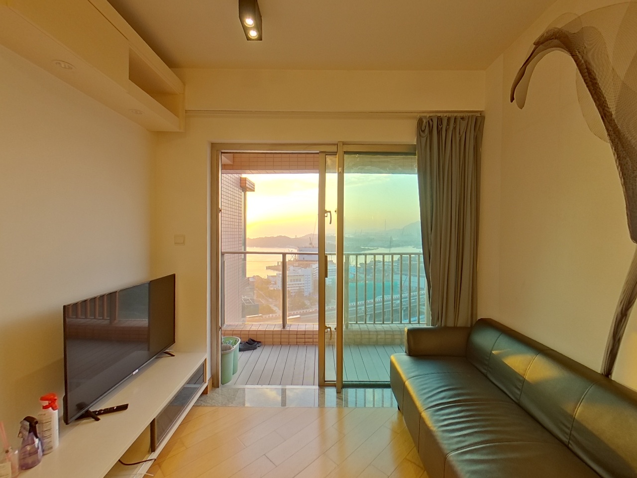 HARBOUR GREEN TOWER 6 High Floor Zone Flat E Olympic Station/Nam Cheong