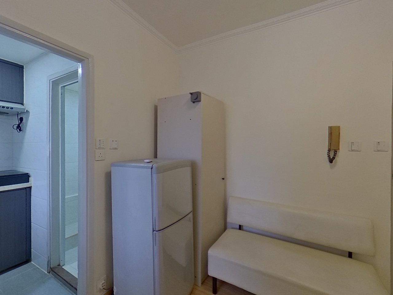 海壇大廈 高層 E室 西九龍