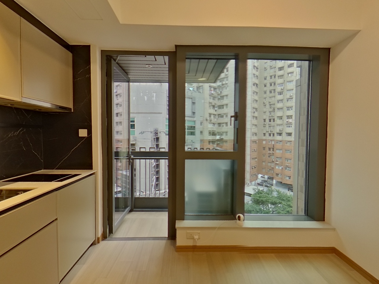 UPTIFY Medium Floor Zone Flat C Mong Kok/Yau Ma Tei