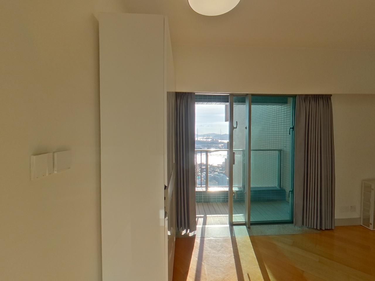 HARBOUR GREEN TOWER 5 Very High Floor Zone Flat C Olympic Station/Nam Cheong