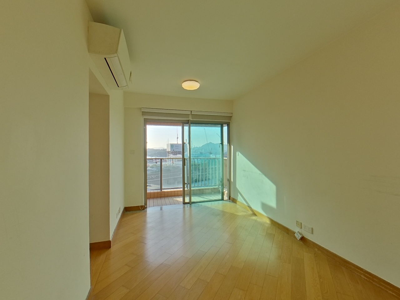 HARBOUR GREEN TOWER 3 Low Floor Zone Flat E Olympic Station/Nam Cheong
