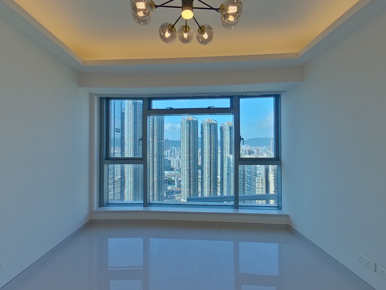 THE HARBOURSIDE TOWER 3 High Floor Zone Flat E Kowloon Station/Tsim Sha Tsui/Jordan
