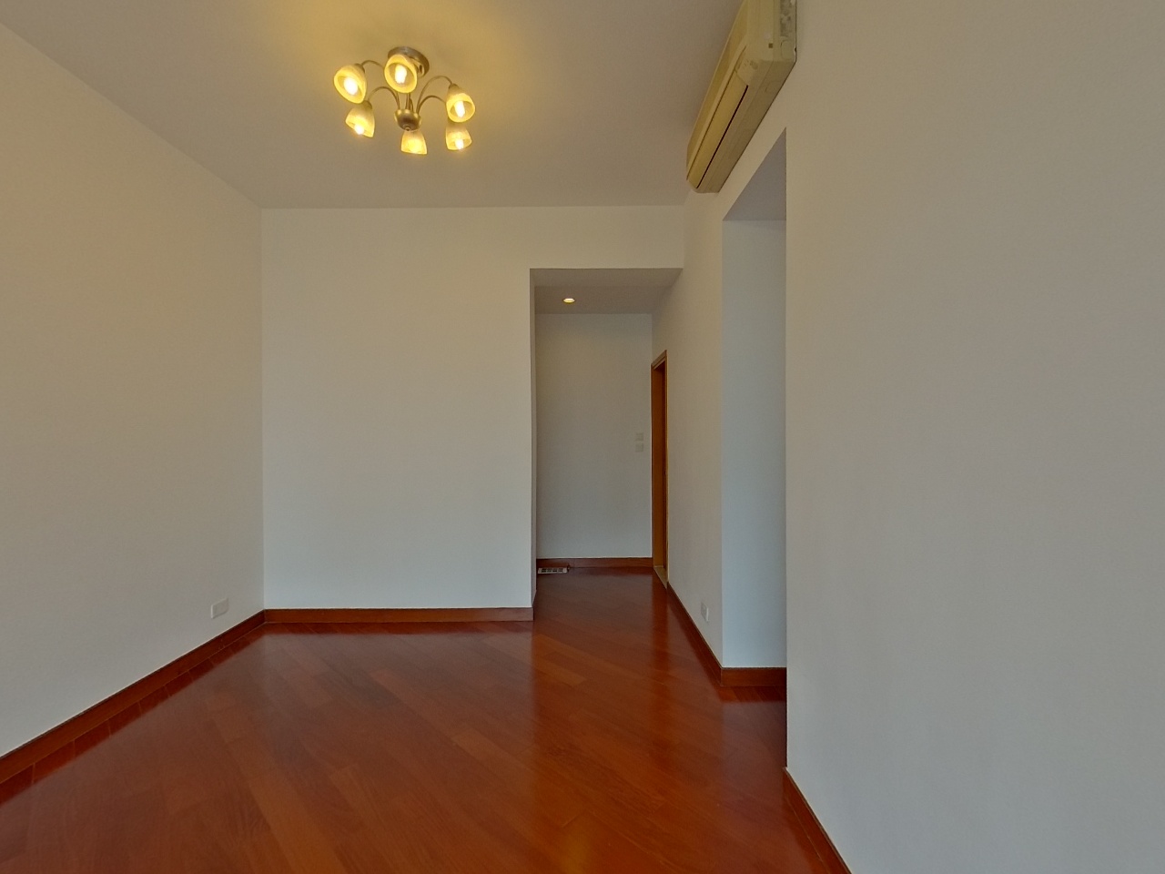 凱旋門 摩天閣 (1座) 高層 D室 九龍站/尖沙咀/佐敦