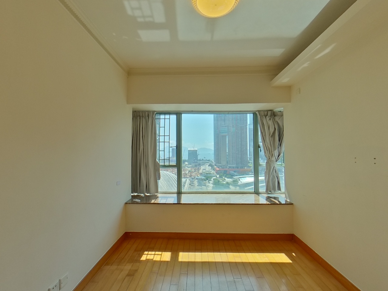 港景峯 3座 中层 A室 九龙站/尖沙咀/佐敦