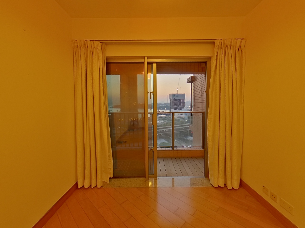 HARBOUR GREEN TOWER 3 Medium Floor Zone Flat D Olympic Station/Nam Cheong