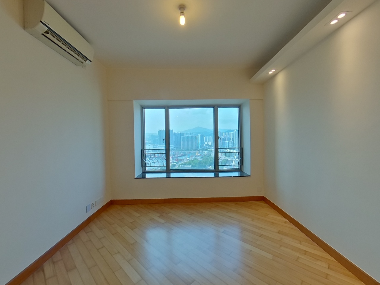 擎天半島 1期 5座 中層 E室 九龍站/尖沙咀/佐敦