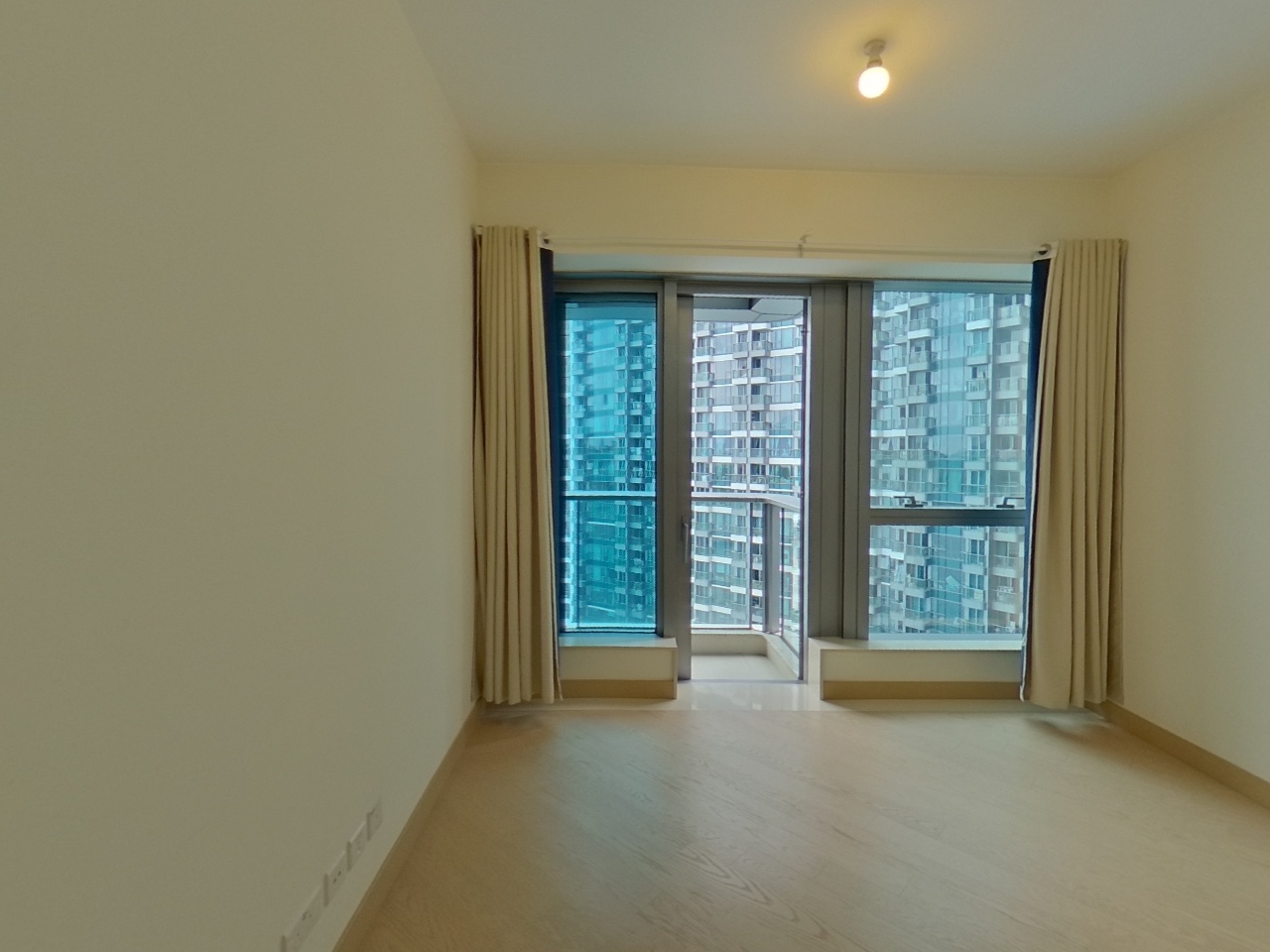 GRAND VICTORIA PHASE 3 - Tower 1 (1b) Medium Floor Zone Flat F Olympic Station/Nam Cheong