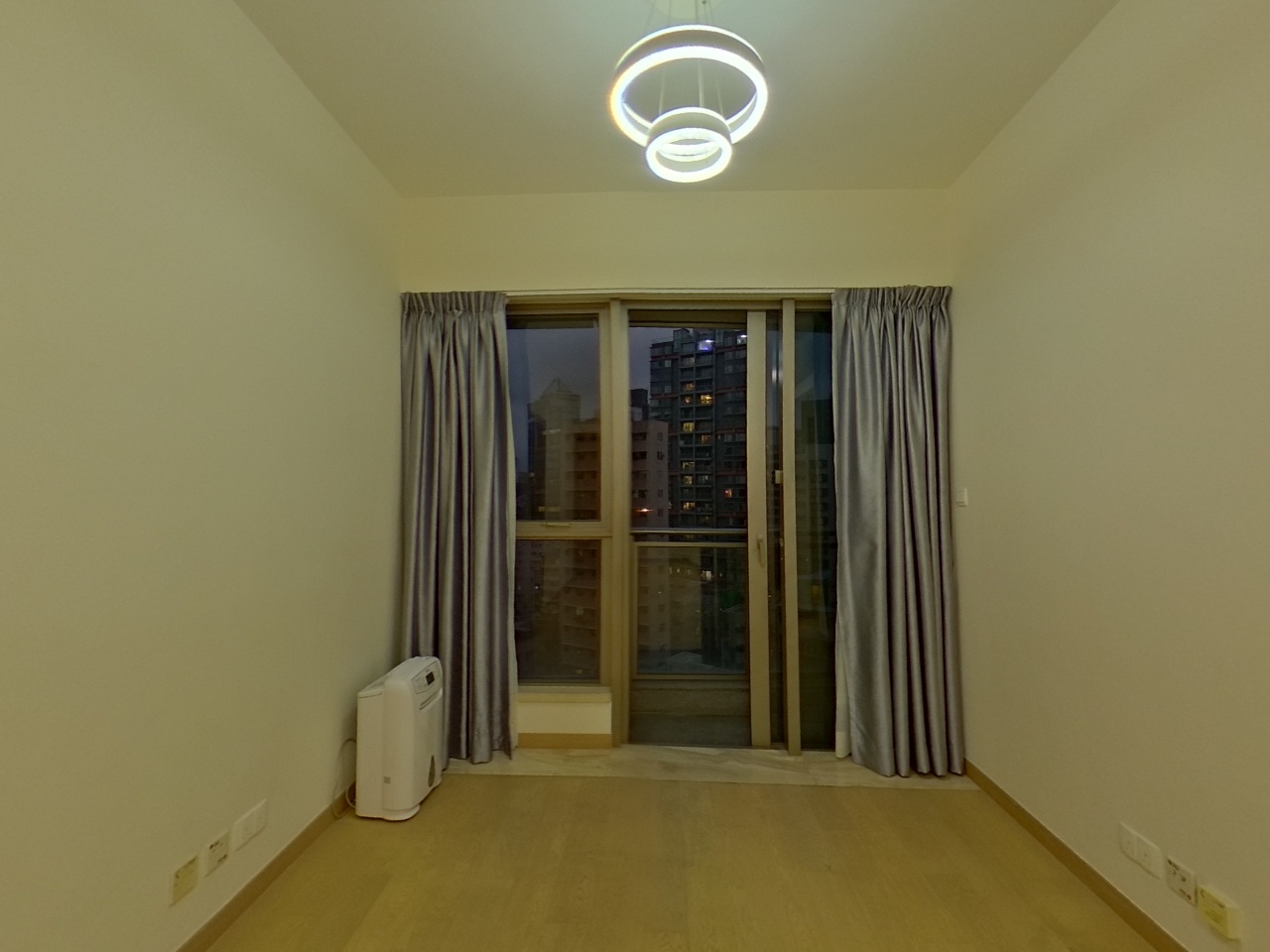 GRAND AUSTIN TOWER 1A Medium Floor Zone Flat C Kowloon Station/Tsim Sha Tsui/Jordan