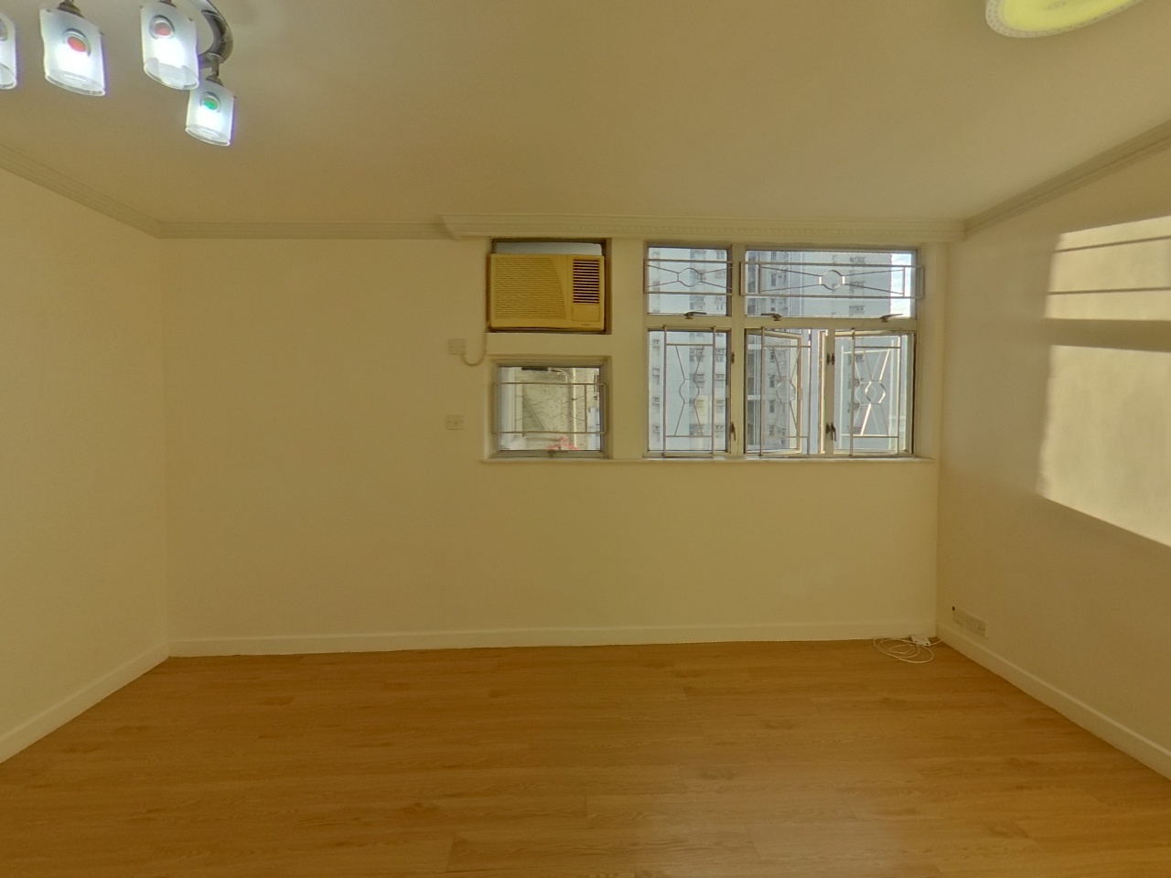 富荣花园 8座 高层 A室 奥运站/南昌