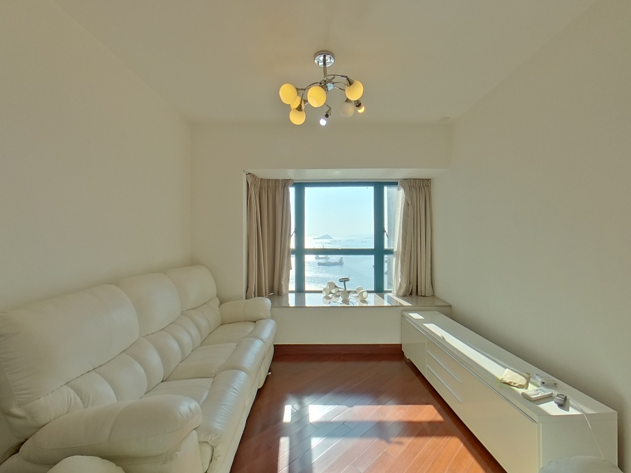 THE LONG BEACH TOWER 8 High Floor Zone Flat A Olympic Station/Nam Cheong