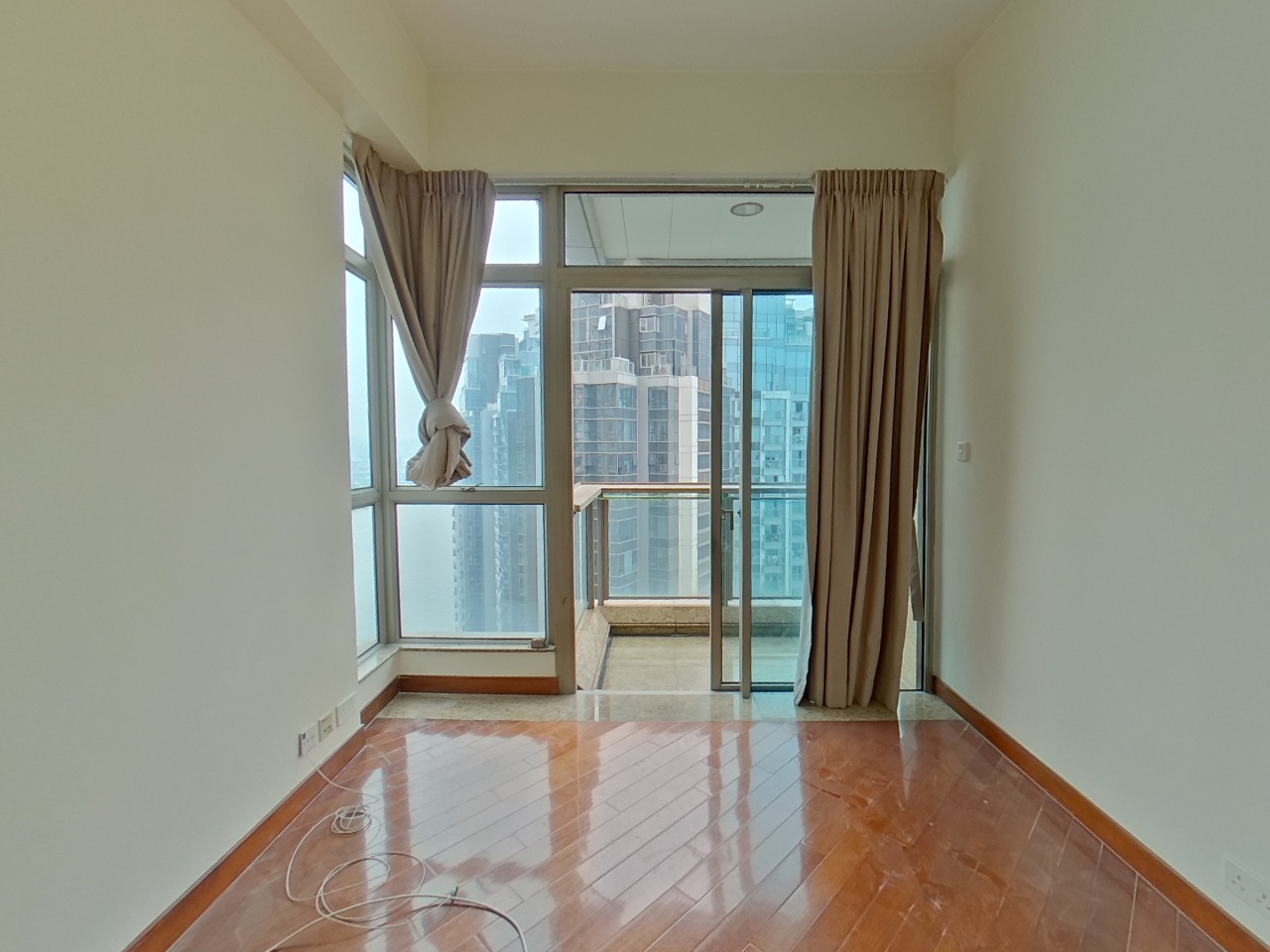 一号银海 8座 高层 C室 奥运站/南昌