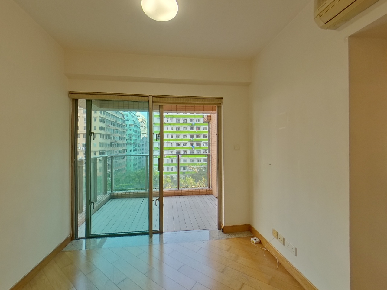 HARBOUR GREEN TOWER 5 Low Floor Zone Flat H Olympic Station/Nam Cheong