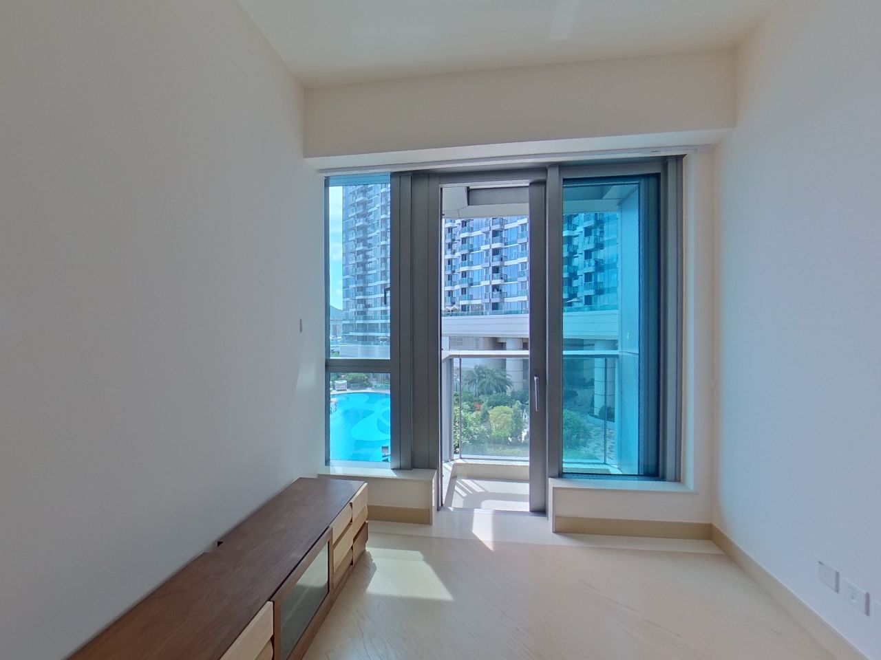 GRAND VICTORIA PHASE 3 - Tower 1 (1b) Low Floor Zone Flat C Olympic Station/Nam Cheong