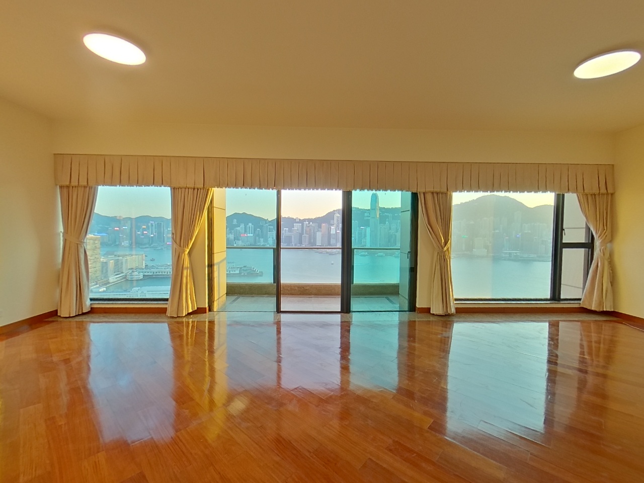 THE ARCH SKY TOWER (BLOCK 1) High Floor Zone Flat A Kowloon Station/Tsim Sha Tsui/Jordan