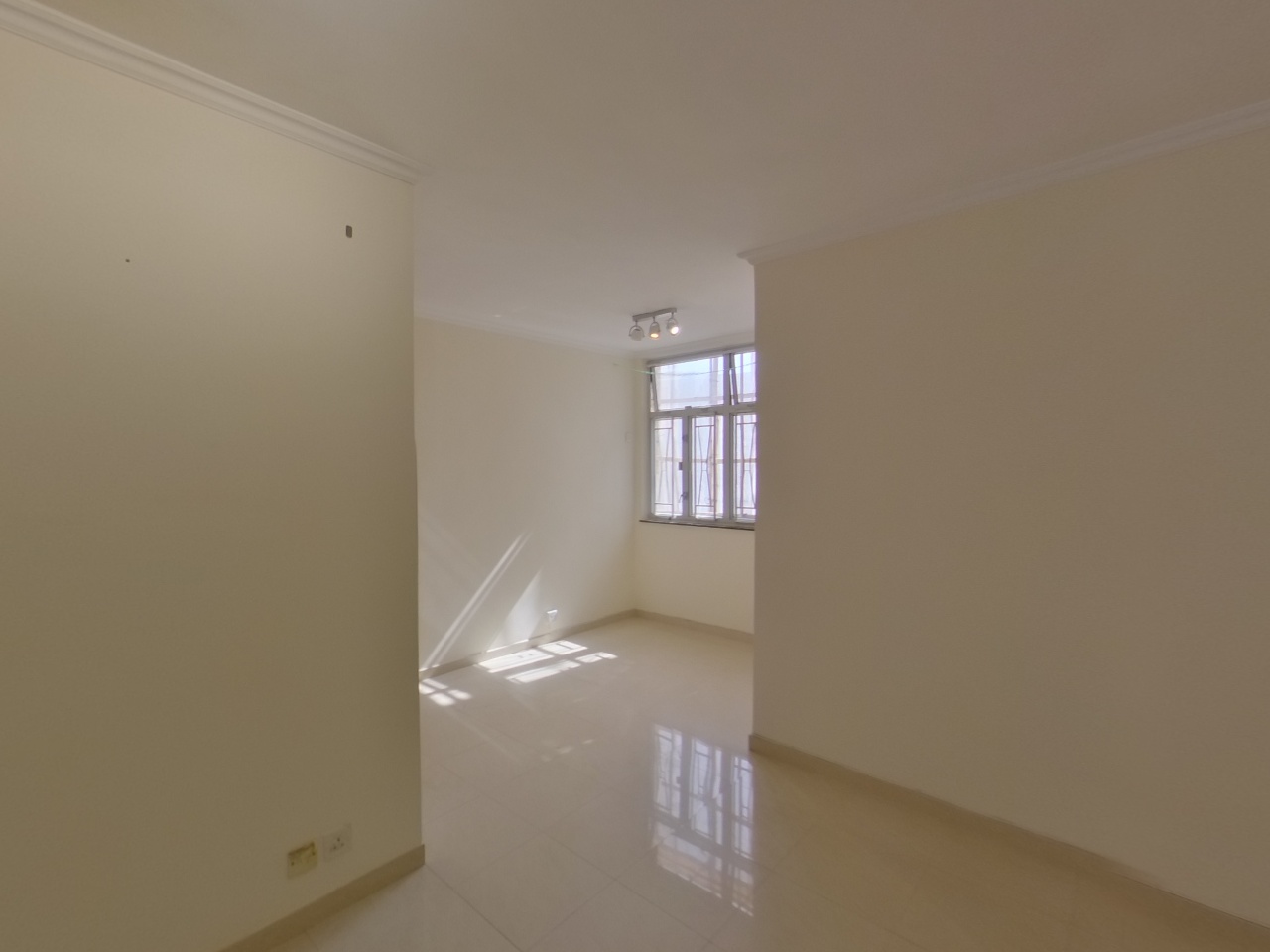 啟田大廈 B座 高層 01室 觀塘/藍田/油塘