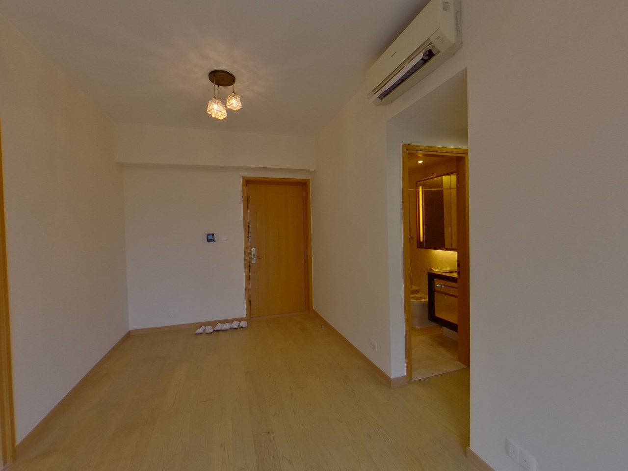 GRAND AUSTIN TOWER 3A Low Floor Zone Flat B Kowloon Station/Tsim Sha Tsui/Jordan