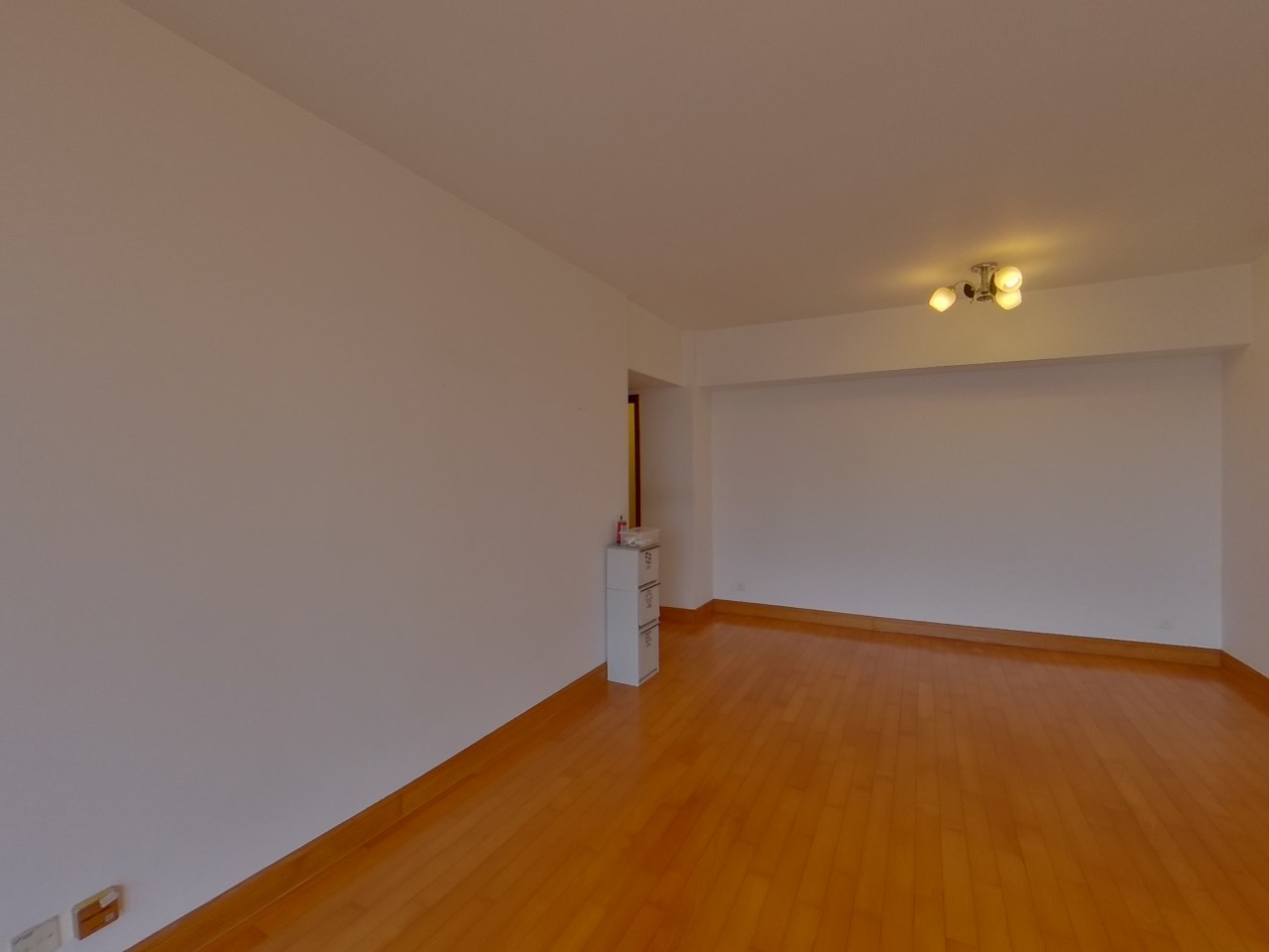 君临天下 1座 极高层 D室 九龙站/尖沙咀/佐敦