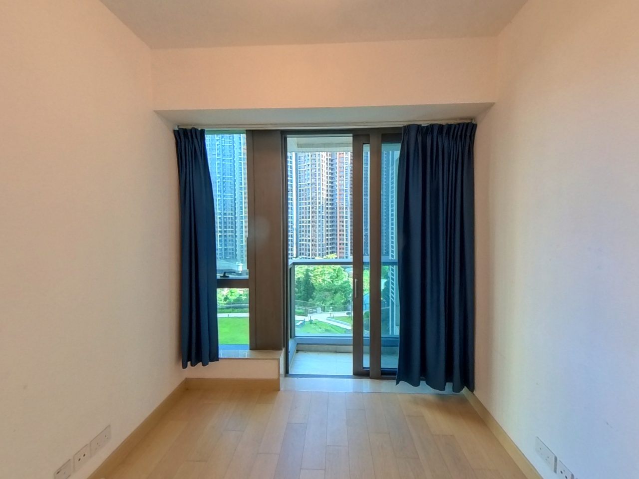 LOHAS PARK PHASE 7B GRAND MONTARA - Tower 1 (1b) Flat B Tseung Kwan O