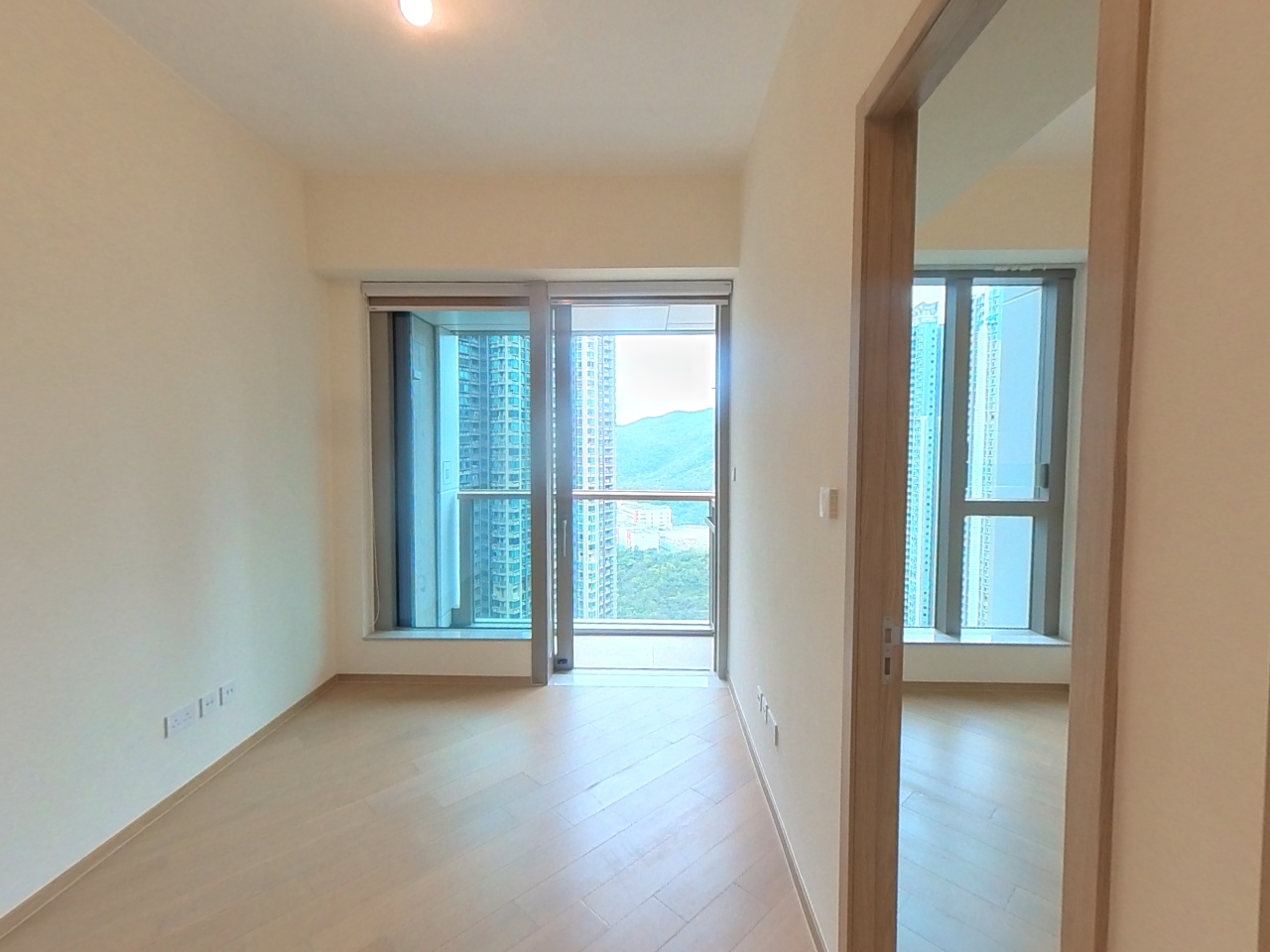 LOHAS PARK PHASE 11B VILLA GARDA I - Tower 1 (1b) High Floor Zone Flat E Tseung Kwan O
