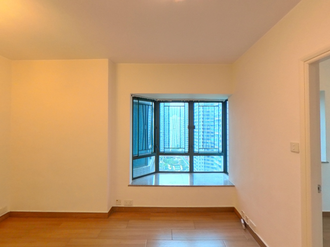 THE METRO CITY PHASE 2 - Tower 11 High Floor Zone Flat B Tseung Kwan O