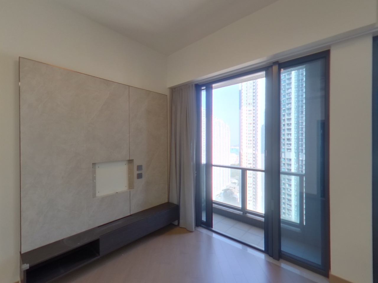 LOHAS PARK PHASE 4A WINGS AT SEA - Tower 1b Very High Floor Zone Flat B Tseung Kwan O